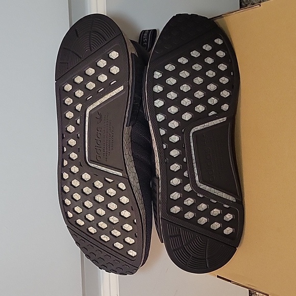 Adidas NMD R1 Womens sz 7 - Picture 3 of 4